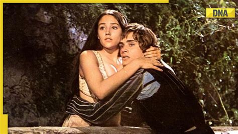 Naked Olivia Hussey in Romeo and Juliet < ANCENSORED